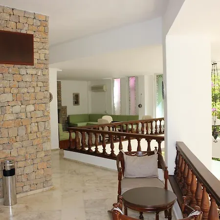 Olimpos Bed & Breakfast 4*